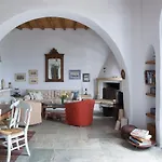 Elegant Island House * Chatzirados