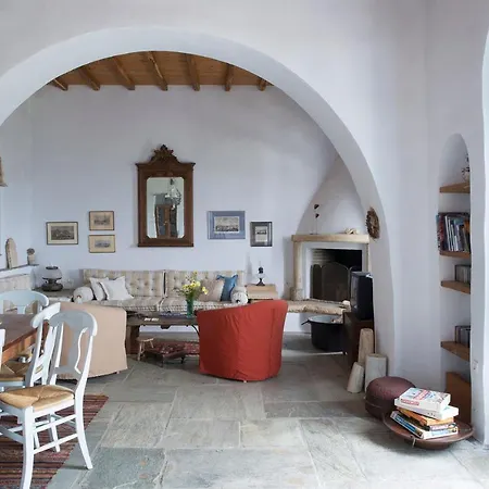 Elegant Island House * Chatzirados