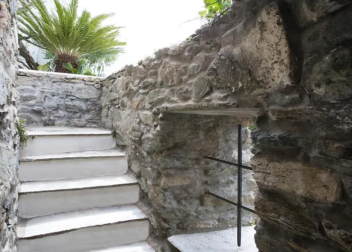 Elegant Island House * Chatzirados